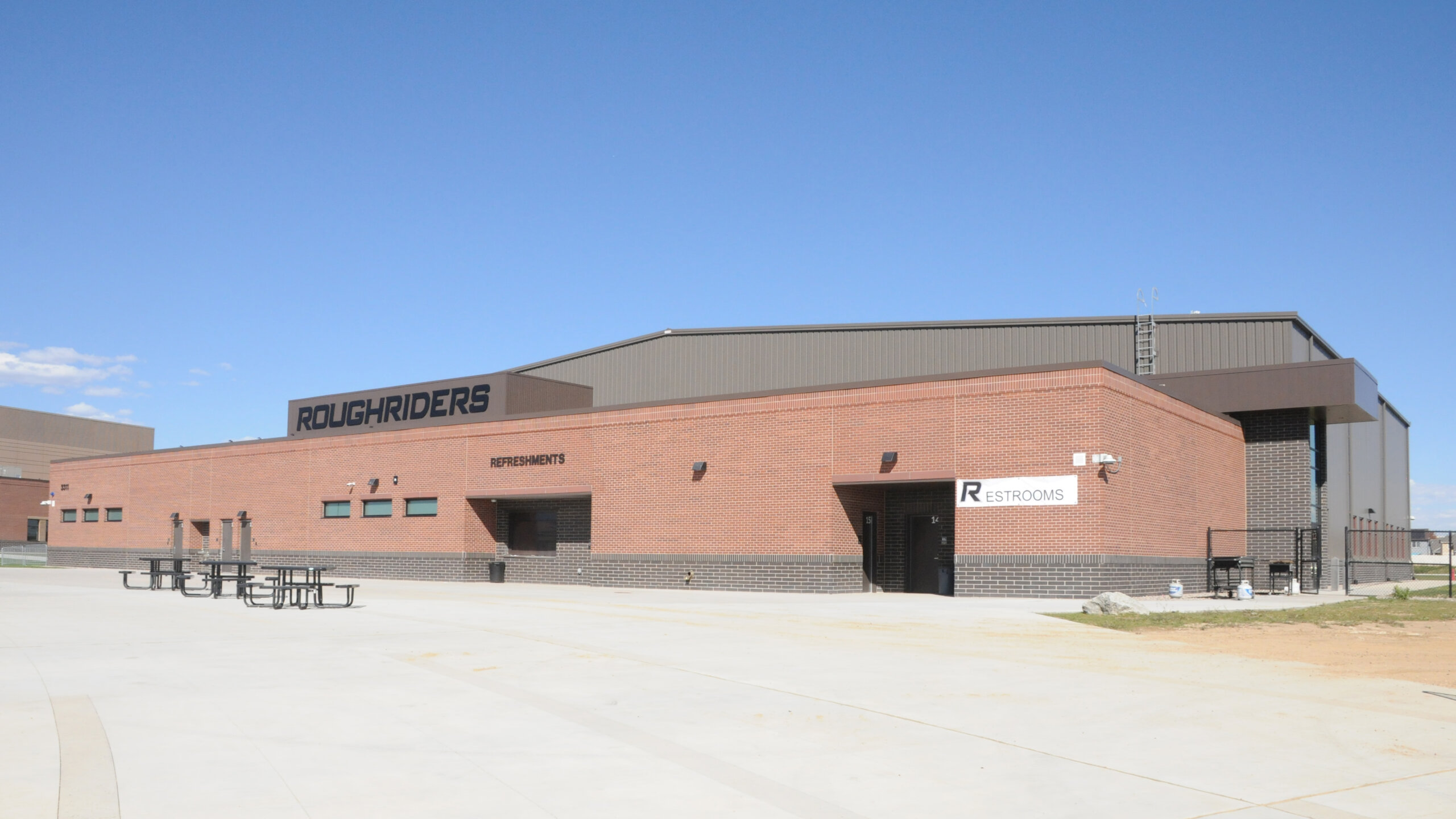 Roosevelt High School Fieldhouse - Chief Buildings – chiefbuildings.com